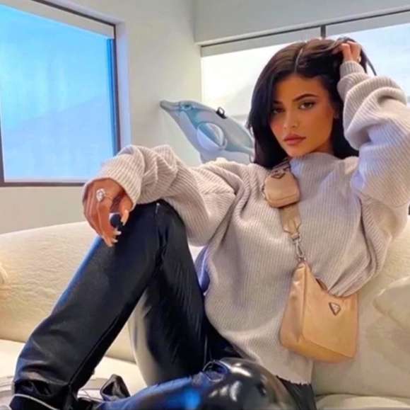 Authentic Prada Re-Edition 2005 Nylon Bag in Beige in Excellent Condition!!! - Picture 4 of 16